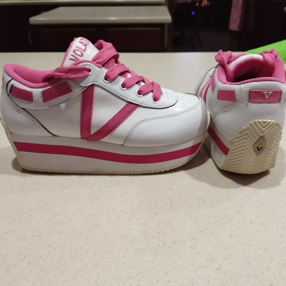 volatile women's elevation platform wedge sneaker